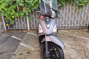 Sym symphony st 125 con parabrezza e bauletto