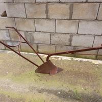 Aratro antico + ruota