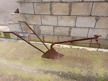 Aratro antico + ruota