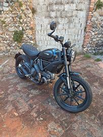 Ducati Scrambler 800 ICON