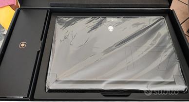 Alienware m17 R5 AMD Edition 