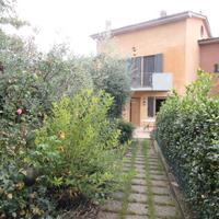 Terratetto plurifamiliare via di Fonteluco 3, Serr