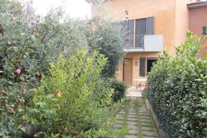 Terratetto plurifamiliare via di Fonteluco 3, Serr