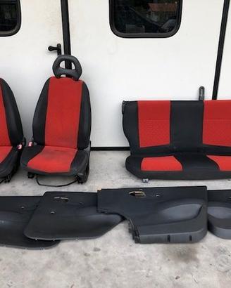 Sedili grigio scuro/rosso Fiat Punto 2005 5 porte