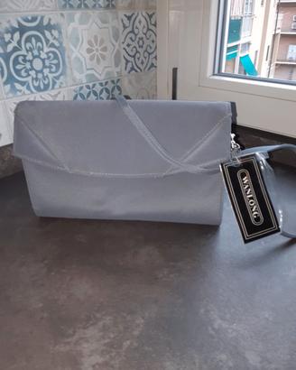 Pochette grigio chiaro con manico a tracolla 