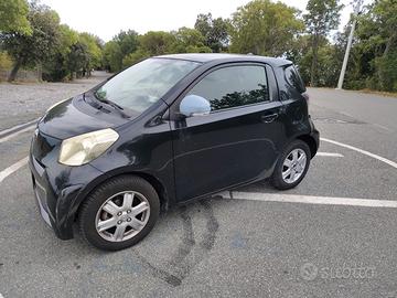 Toyota iq 1000 sol cambio manuale 77000 km  2010