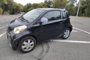 Toyota iq 1000 sol cambio manuale 77000 km  2010