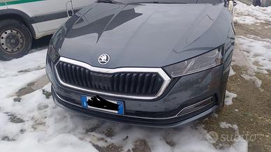 PRIVATO.  Skoda Octavia Style 2021 .