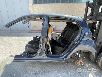 Disponibile assale posteriore hyundai i10 2021