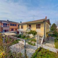 VILLA SINGOLA A BRONI