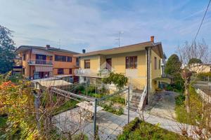 VILLA SINGOLA A BRONI