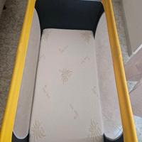 due culle campeggio complete di materassi 