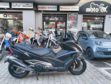 KYMCO AK 550 .