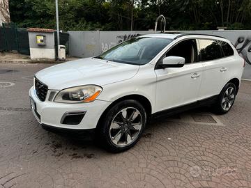 VOLVO XC 60 momentum