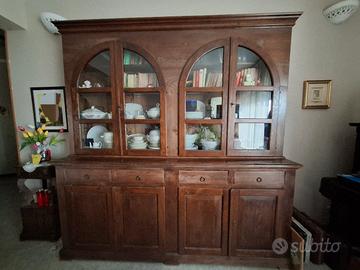 Credenza Rustica in Legno Massiccio con Vetrina