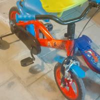 bici e giochi bambino