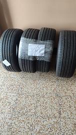 Set di gomme 235/50/19