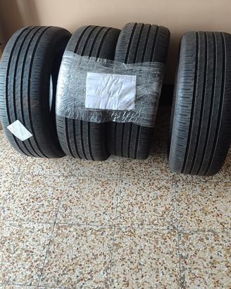 Set di gomme 235/50/19