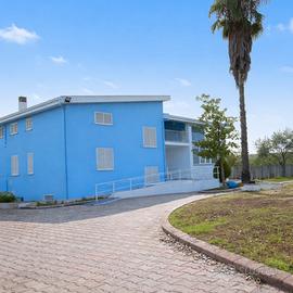 Ampio immobile + terreno, possibilità RENT to buy