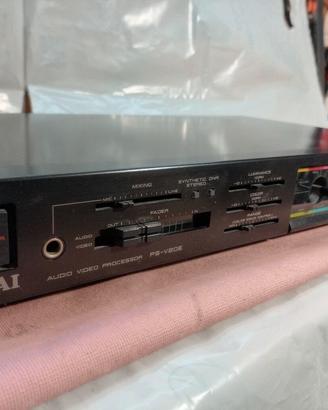 processore audio video AKAI