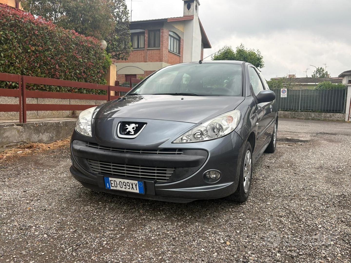 Peugeot 206 Plus 2010 photo 4