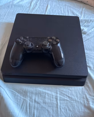 Playstation 4 slim