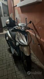 piaggio Beverly hpe 400