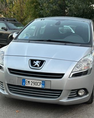 Peugeot 5008 1.6 HDi 112CV Business 5 posti