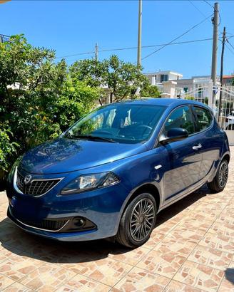 Lancia Ypsilon Gold Ibrida