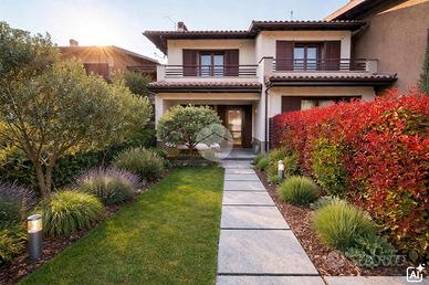 VILLA A SCHIERA A MANERBA DEL GARDA