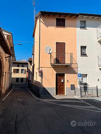 Porzione di stabile indipendente con terrazzo