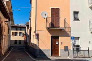 Porzione di stabile indipendente con terrazzo