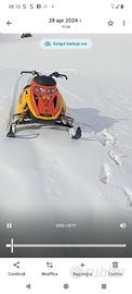motoslitta ski doo 800 mxz 