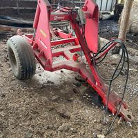 Carrello porta attrezzi agricoli