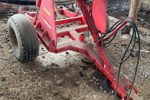 Carrello porta attrezzi agricoli