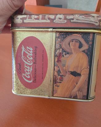 Scatola di latta coca cola 1984