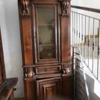 Trumeau di buona fattura con interni foderati