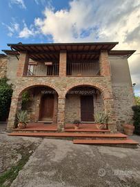 CL255 - Porzione di casale panoramico con terreno