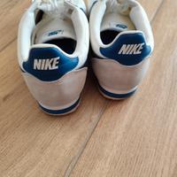 scarpe Nike bianche e blu 
