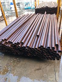 Pali in ferro per piante vivaio orto tutori