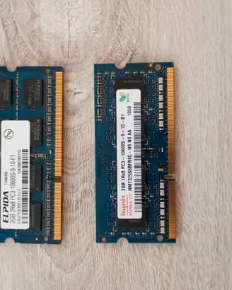 Numero 2 moduli RAM DDR3 2 GB 1333 MHZ per Noteboo