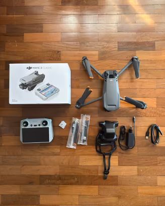 DJI Mavic 3 Classic + Accessori