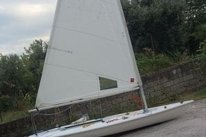 Barca/Deriva a vela LASER standard attrezzata RACE