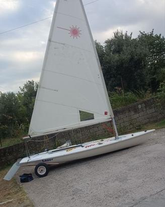 Barca/Deriva a vela LASER standard attrezzata RACE