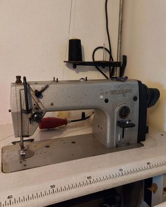 Macchina da cucire industriale