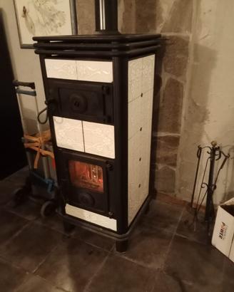 Stufa a legna Castelmonte 9 kW revisionata
