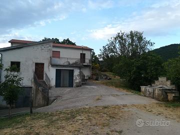 Terreno con immobile rurale