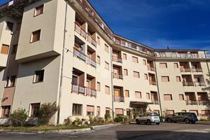 3 LOCALI A RIVISONDOLI