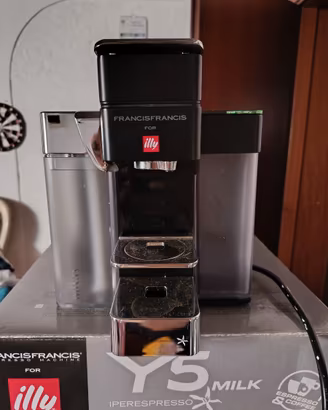 Macchinetta Illy Y50 Milk
