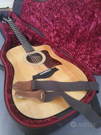 chitarra acustica Taylor 